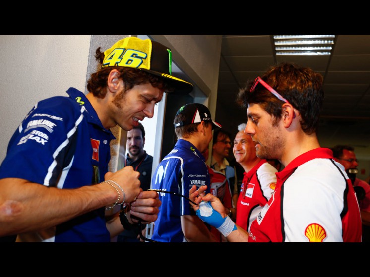 35crutchlow,46rossi_ds-_s1d4402_slideshow.jpg